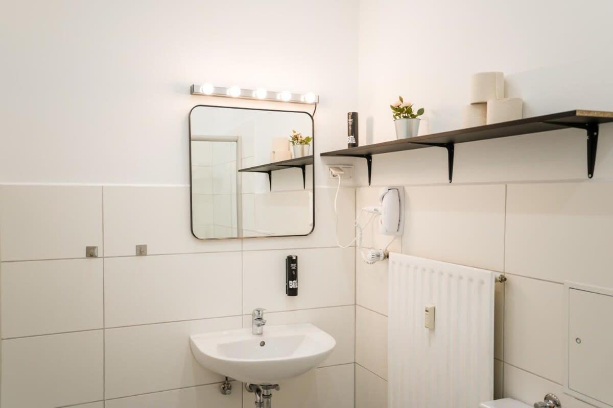 Spacious 3Br Plus Ac Self Check-In Street Parking Berlijn Buitenkant foto