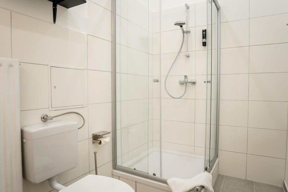 Spacious 3Br Plus Ac Self Check-In Street Parking Berlijn Buitenkant foto